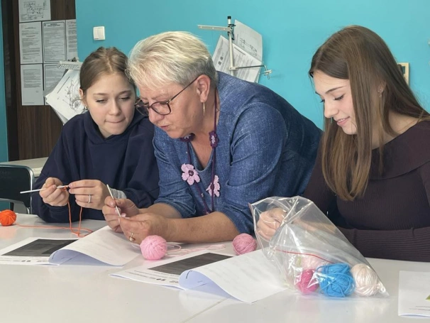 Zdjęcie nr 5 z galerii Galeria -  "Nitką i Serduchem" Projekt w ramach Inicjatyw Senioralnych Miasta Dąbrowa Górnicza