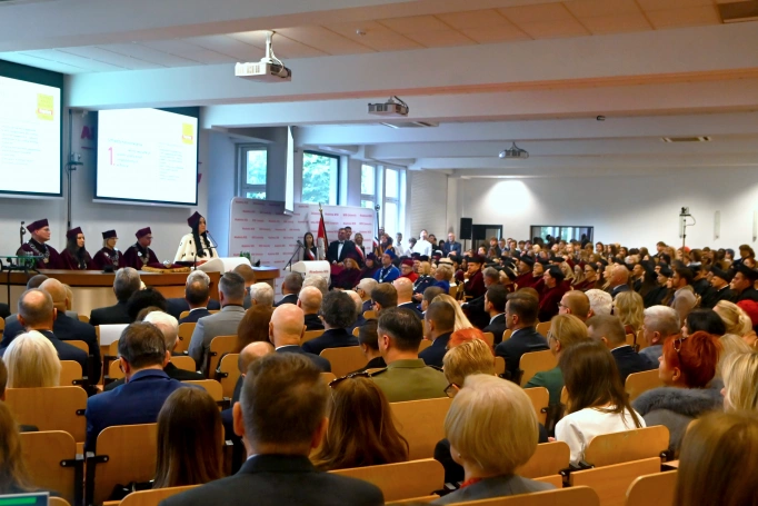 Zdjęcie nr 6 z galerii Wiedza, wartości, relacje. Inauguracja roku akademickiego w Akademii WSB