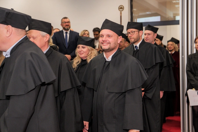 Zdjęcie nr 16 z galerii Wiedza, wartości, relacje. Inauguracja roku akademickiego w Akademii WSB