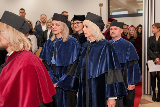 Zdjęcie nr 17 z galerii Wiedza, wartości, relacje. Inauguracja roku akademickiego w Akademii WSB