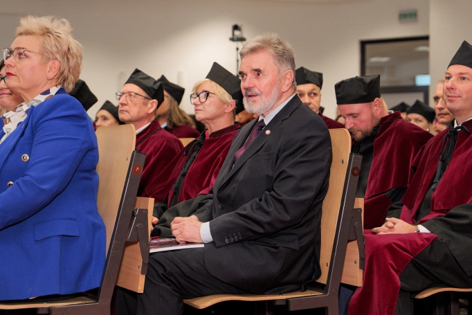 Zdjęcie nr 19 z galerii Wiedza, wartości, relacje. Inauguracja roku akademickiego w Akademii WSB