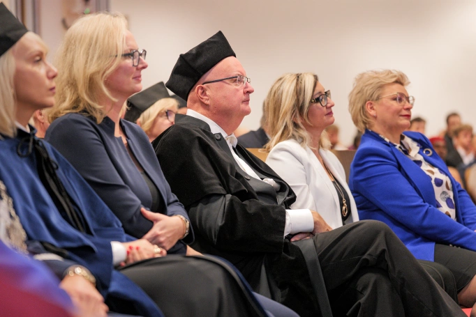 Zdjęcie nr 30 z galerii Wiedza, wartości, relacje. Inauguracja roku akademickiego w Akademii WSB