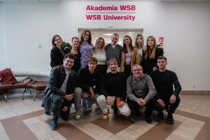 Zdjęcie nr 1 z galerii Międzynarodowy projekt „Youth vs Fake News” w Akademii WSB - ogromny sukces!