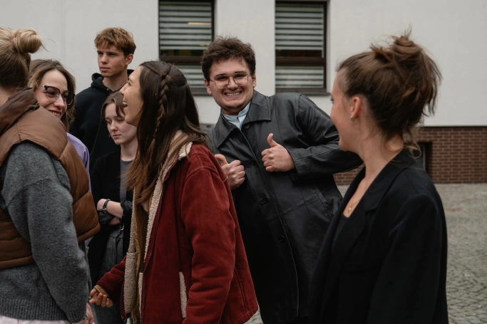 Zdjęcie nr 9 z galerii Międzynarodowy projekt „Youth vs Fake News” w Akademii WSB - ogromny sukces!