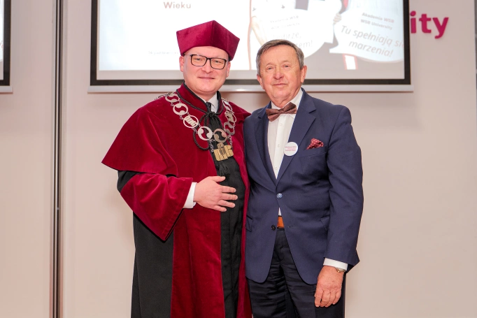 Zdjęcie nr 1 z galerii   Inauguracja Roku Akademickiego 2025/2026 Uniwersytetu Trzeciego Wieku Akademii WSB w Dąbrowie Górniczej 
