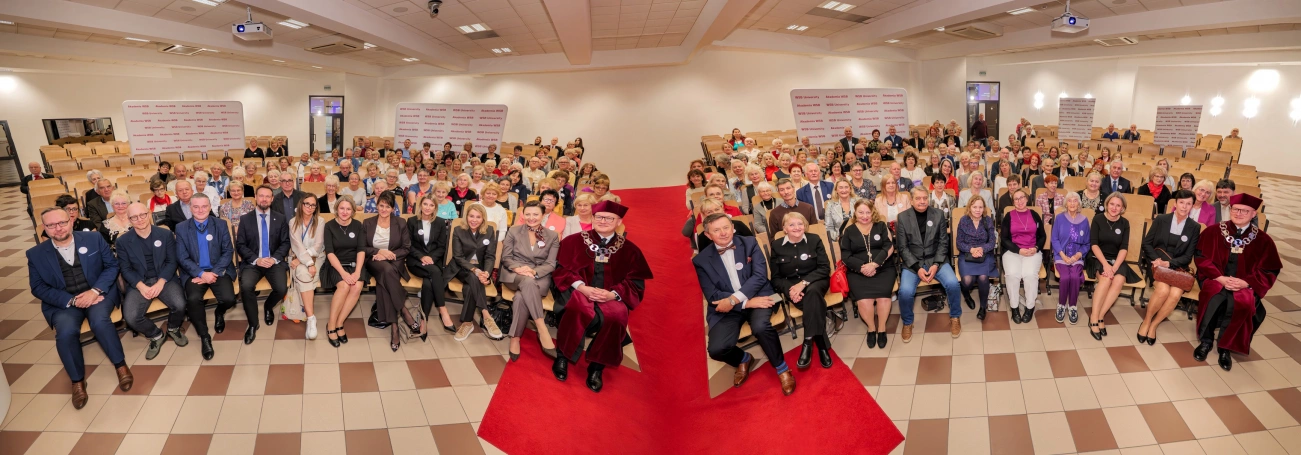Zdjęcie nr 9 z galerii   Inauguracja Roku Akademickiego 2025/2026 Uniwersytetu Trzeciego Wieku Akademii WSB w Dąbrowie Górniczej 