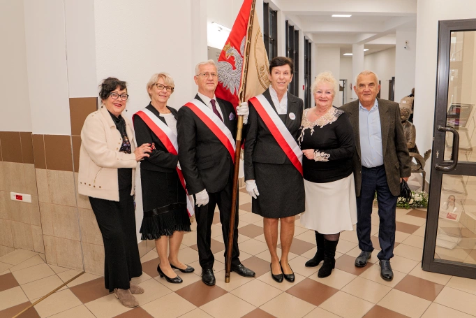 Zdjęcie nr 4 z galerii   Inauguracja Roku Akademickiego 2025/2026 Uniwersytetu Trzeciego Wieku Akademii WSB w Dąbrowie Górniczej 