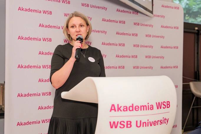 Zdjęcie nr 8 z galerii   Inauguracja Roku Akademickiego 2025/2026 Uniwersytetu Trzeciego Wieku Akademii WSB w Dąbrowie Górniczej 