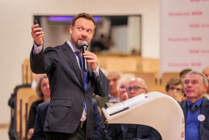 Zdjęcie nr 16 z galerii   Inauguracja Roku Akademickiego 2025/2026 Uniwersytetu Trzeciego Wieku Akademii WSB w Dąbrowie Górniczej 