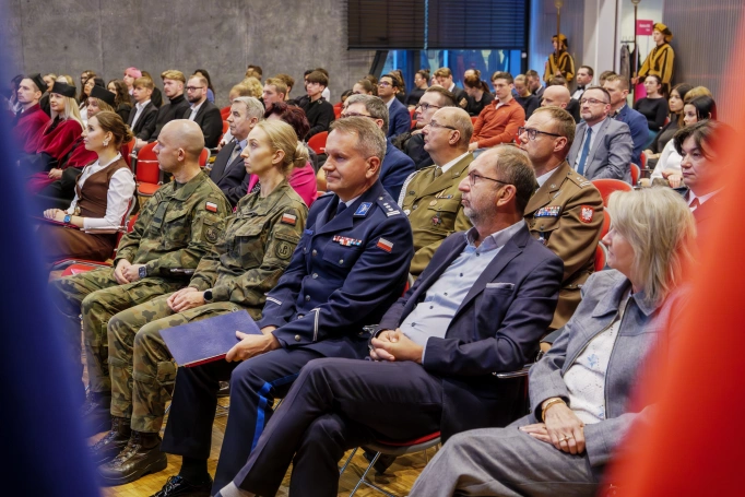 Zdjęcie nr 57 z galerii Inauguracja roku akademickiego w Akademii WSB w Krakowie