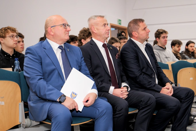 Zdjęcie nr 11 z galerii Rozmowy o przyszłości rynku pracy w Akademii WSB 