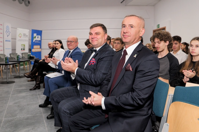 Zdjęcie nr 16 z galerii Rozmowy o przyszłości rynku pracy w Akademii WSB 