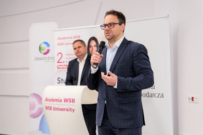 Zdjęcie nr 5 z galerii Rozmowy o przyszłości rynku pracy w Akademii WSB 