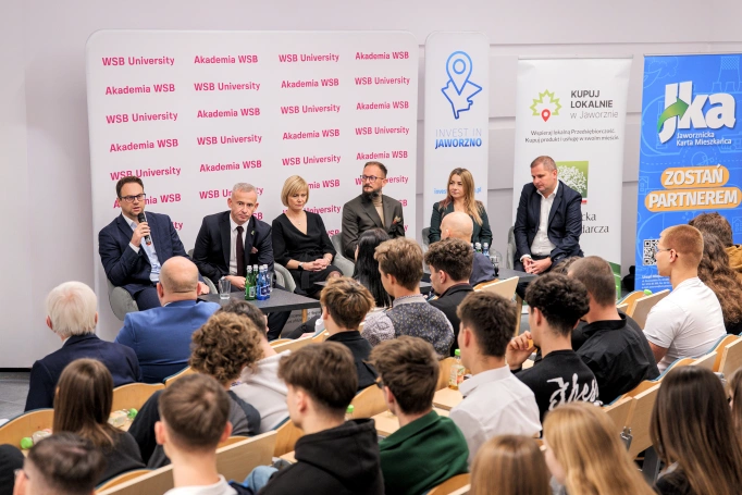 Zdjęcie nr 27 z galerii Rozmowy o przyszłości rynku pracy w Akademii WSB 