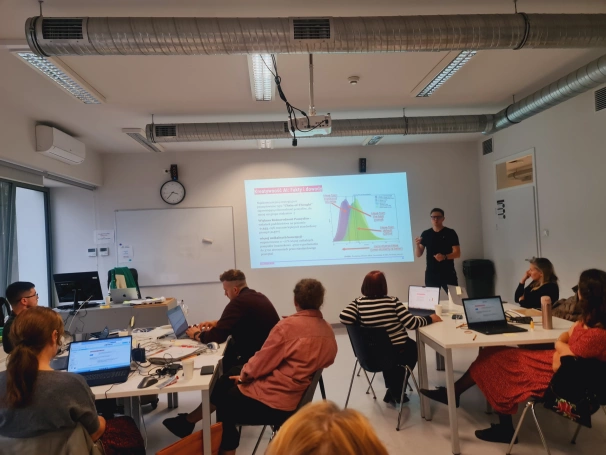 Zdjęcie nr 1 z galerii Nowoczesna dydaktyka z AI i Design Thinking