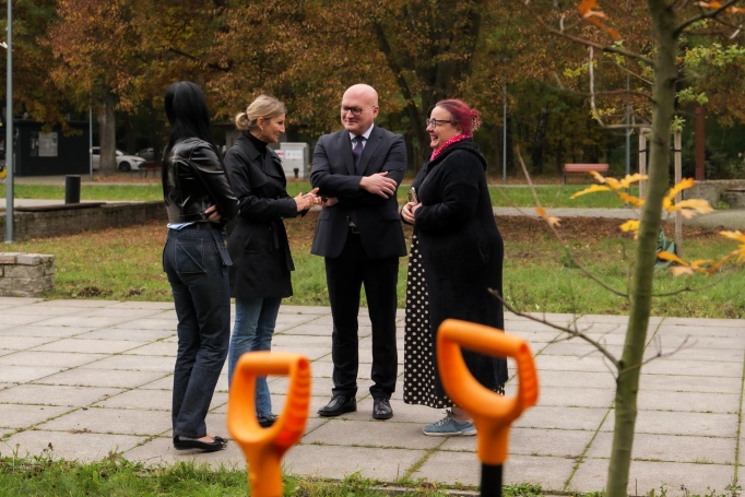 Zdjęcie nr 2 z galerii Sadzenie Dębu w Dąbrowie Górnicze