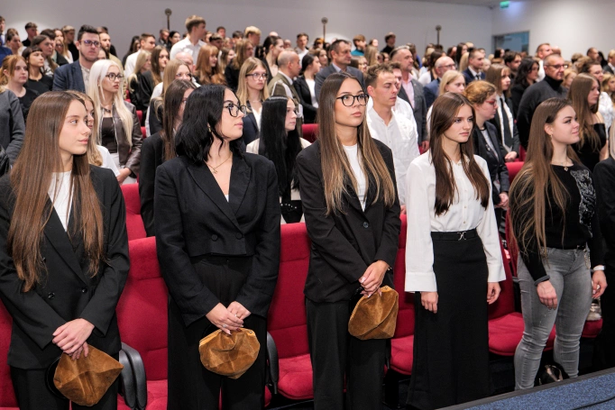 Zdjęcie nr 8 z galerii Rok akademicki 2025/2026 rozpoczęty w Akademii WSB w Gliwicach