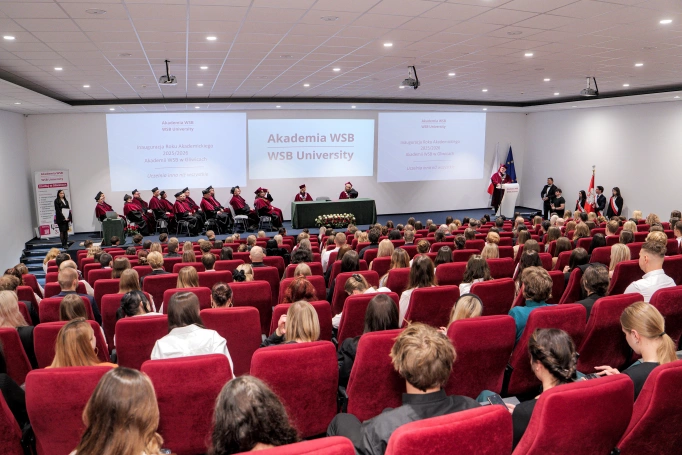 Zdjęcie nr 13 z galerii Rok akademicki 2025/2026 rozpoczęty w Akademii WSB w Gliwicach