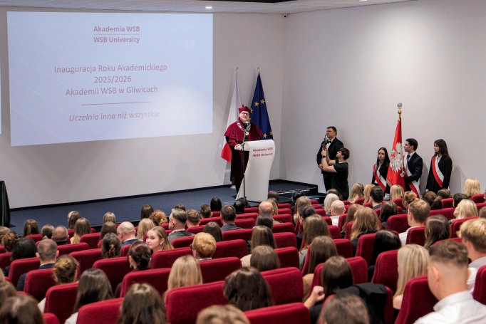 Zdjęcie nr 1 z galerii Rok akademicki 2025/2026 rozpoczęty w Akademii WSB w Gliwicach