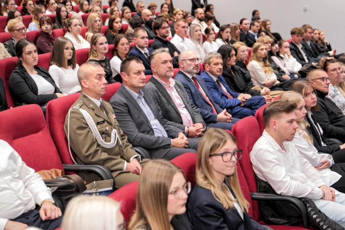 Zdjęcie nr 29 z galerii Rok akademicki 2025/2026 rozpoczęty w Akademii WSB w Gliwicach