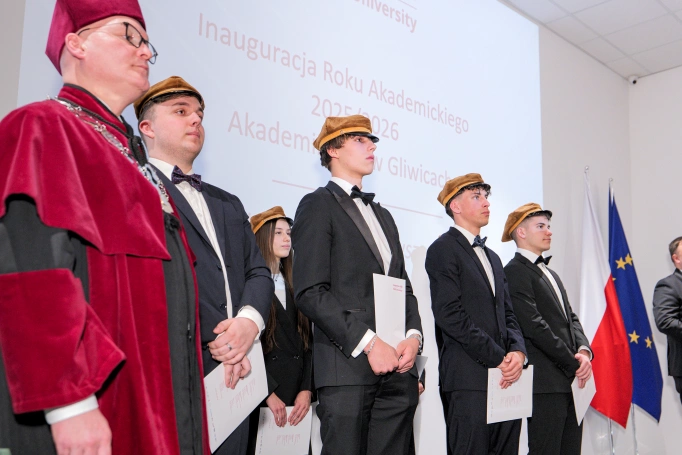Zdjęcie nr 40 z galerii Rok akademicki 2025/2026 rozpoczęty w Akademii WSB w Gliwicach