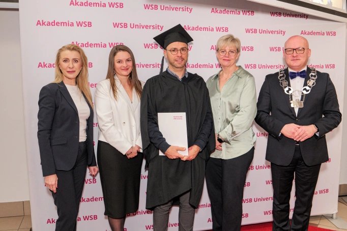 Zdjęcie nr 39 z galerii Gala Akademicka Studiów Podyplomowych Akademii WSB 