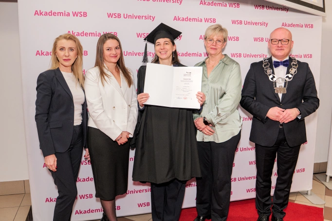 Zdjęcie nr 40 z galerii Gala Akademicka Studiów Podyplomowych Akademii WSB 