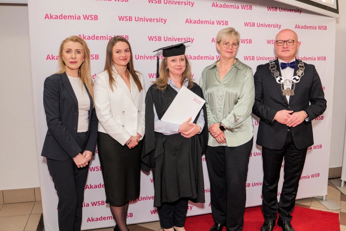 Zdjęcie nr 42 z galerii Gala Akademicka Studiów Podyplomowych Akademii WSB 