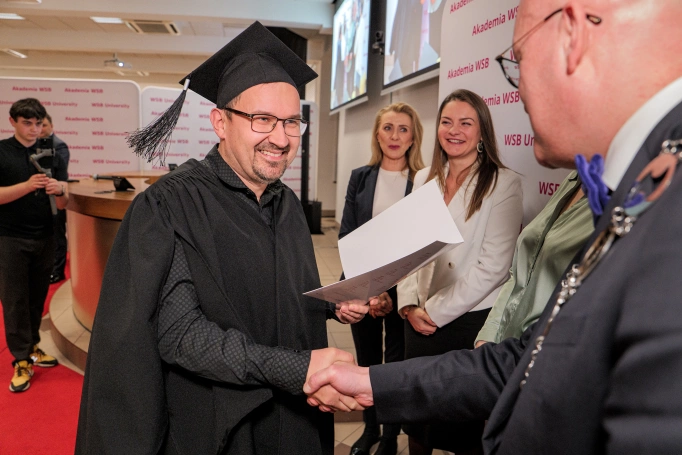 Zdjęcie nr 47 z galerii Gala Akademicka Studiów Podyplomowych Akademii WSB 