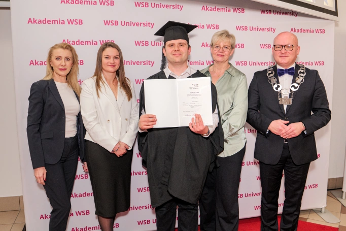 Zdjęcie nr 49 z galerii Gala Akademicka Studiów Podyplomowych Akademii WSB 