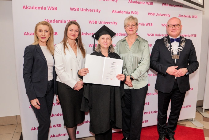 Zdjęcie nr 54 z galerii Gala Akademicka Studiów Podyplomowych Akademii WSB 