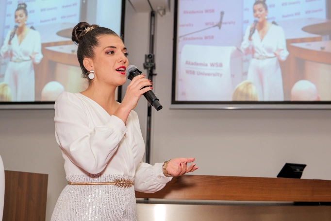 Zdjęcie nr 57 z galerii Gala Akademicka Studiów Podyplomowych Akademii WSB 