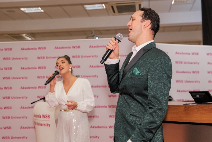Zdjęcie nr 60 z galerii Gala Akademicka Studiów Podyplomowych Akademii WSB 