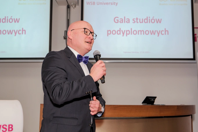 Zdjęcie nr 3 z galerii Gala Akademicka Studiów Podyplomowych Akademii WSB 