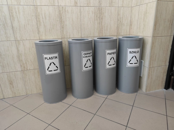 Zdjęcie nr 1 z galerii Waste Segregation and Recycling Initiatives at WSB University