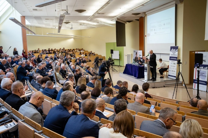 Zdjęcie nr 2 z galerii Bezpieczeństwo w centrum uwagi. Akademia WSB współtworzyła III Kongres Nauk o Bezpieczeństwie