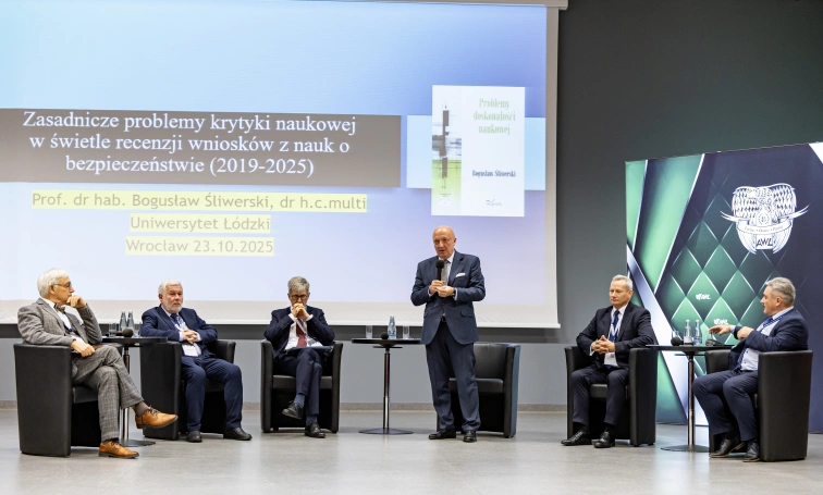 Zdjęcie nr 12 z galerii Bezpieczeństwo w centrum uwagi. Akademia WSB współtworzyła III Kongres Nauk o Bezpieczeństwie