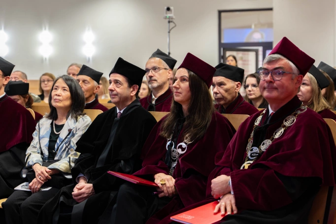 Zdjęcie nr 12 z galerii Prof. David E. Fisher Awarded the Title of Doctor Honoris Causa of the WSB University