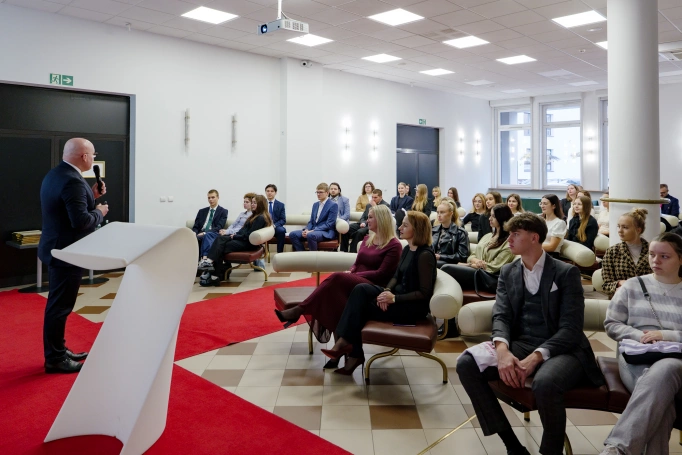 Zdjęcie nr 6 z galerii Akademia WSB wspiera najzdolniejszych studentów w rozwoju naukowym i zawodowym