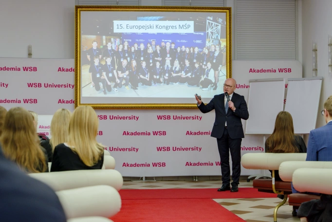 Zdjęcie nr 5 z galerii Akademia WSB wspiera najzdolniejszych studentów w rozwoju naukowym i zawodowym