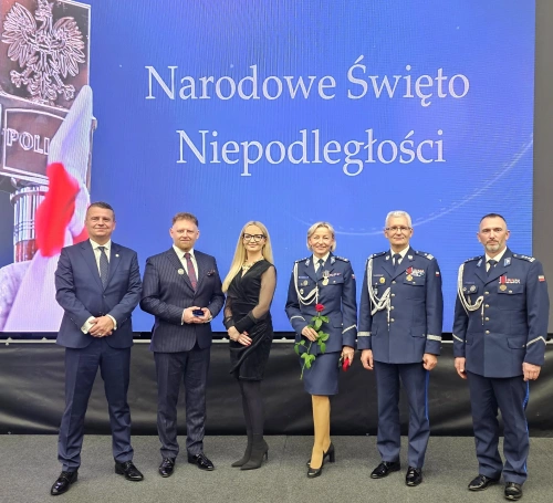 Zdjęcie nr 1 z galerii Uhonorowani za służbę i zasługi