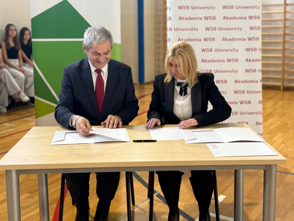 Zdjęcie nr 7 z galerii Akademia WSB obejmuje patronatem klasę z autorskim programem „Kompas Rozwoju”