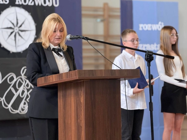 Zdjęcie nr 11 z galerii Akademia WSB obejmuje patronatem klasę z autorskim programem „Kompas Rozwoju”