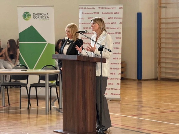 Zdjęcie nr 12 z galerii Akademia WSB obejmuje patronatem klasę z autorskim programem „Kompas Rozwoju”