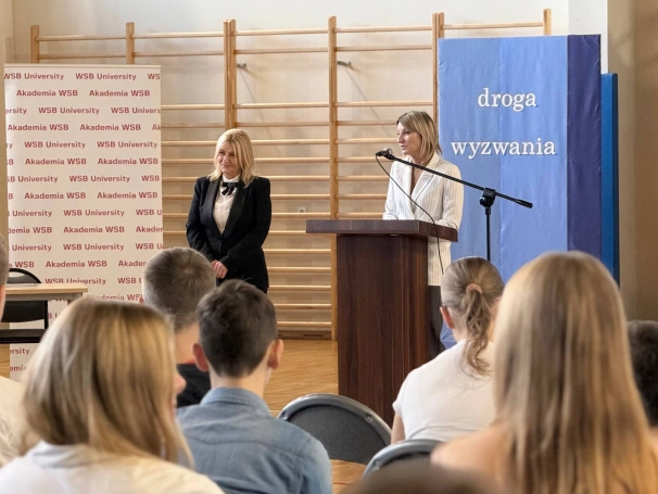 Zdjęcie nr 13 z galerii Akademia WSB obejmuje patronatem klasę z autorskim programem „Kompas Rozwoju”
