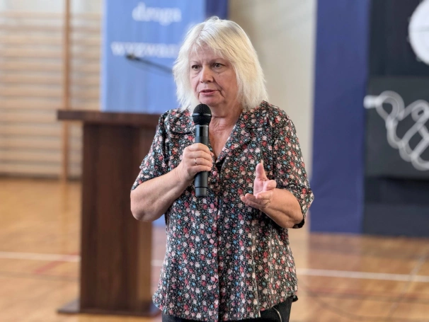 Zdjęcie nr 15 z galerii Akademia WSB obejmuje patronatem klasę z autorskim programem „Kompas Rozwoju”