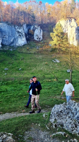 Zdjęcie nr 8 z galerii Spacer ze Zbyszkiem - 6.11.2025