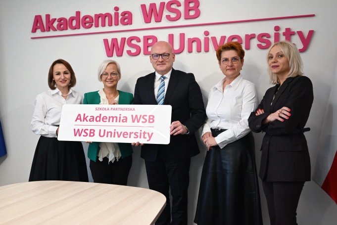 Zdjęcie nr 3 z galerii Nowe partnerstwo na rzecz edukacji – I LO w Chrzanowie dołącza do społeczności szkół współpracujących z Akademią WSB