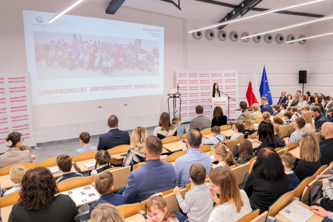 Zdjęcie nr 1 z galerii Ruszył Jaworznicki Uniwersytet Dziecięcy Akademii WSB! 