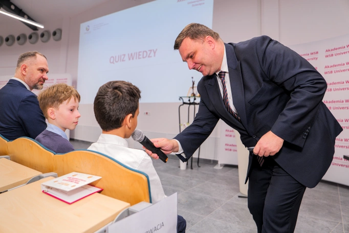 Zdjęcie nr 10 z galerii Ruszył Jaworznicki Uniwersytet Dziecięcy Akademii WSB! 